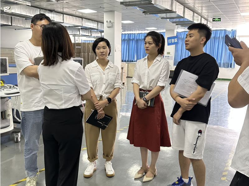 市局領導蒞臨指導，共繪綿陽市先鋒醫療器械新篇章！3.jpg
