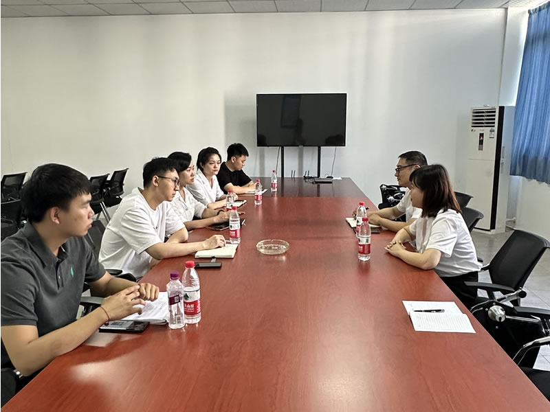 市局領導蒞臨指導，共繪綿陽市先鋒醫療器械新篇章！1.jpg